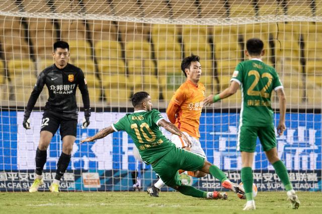 皇冠体育官网-【中超】马修斯爆射+助攻 浙江3比0长江12轮不败