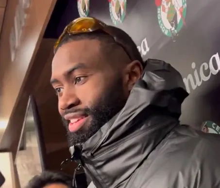 皇冠体育APP下载-布朗：这些年为了成为一支冠军级别的球队，我做了不少牺牲